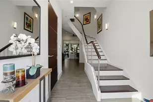 209 Cosmopolitan Ct, Sarasota, FL 34236 - Photo 5