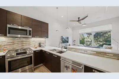 209 Cosmopolitan Court, Sarasota, FL 34236 - Photo 23