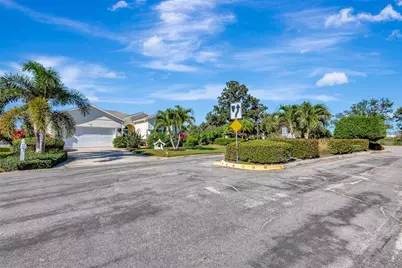 6200 Weymouth Drive, Sarasota, FL 34238 - Photo 9