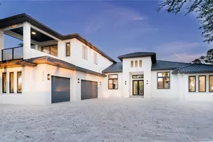 2414 Bayshore Rd, Nokomis, FL 34275 - Photo 1