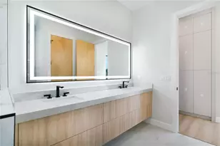 2414 Bayshore Rd, Nokomis, FL 34275 - Photo 29