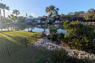 527 Venice Ln, Sarasota, FL 34242 - Photo 11