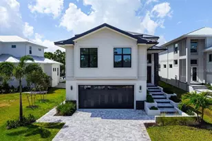 527 Venice Ln, Sarasota, FL 34242 - Photo 5