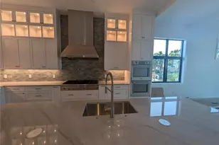 527 Venice Ln, Sarasota, FL 34242 - Photo 3