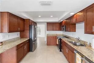 6637 Bowline Dr, Sarasota, FL 34231 - Photo 15