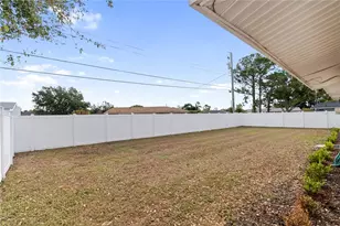 6637 Bowline Dr, Sarasota, FL 34231 - Photo 13