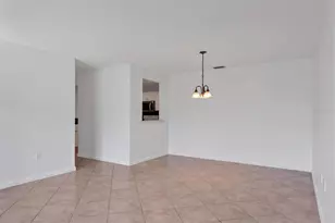 3930 Center Gate Cir, Sarasota, FL 34233 - Photo 7