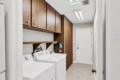 3930 Center Gate Circle #16, Sarasota, FL 34233 - Photo 23