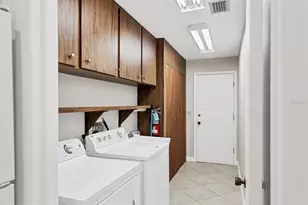 3930 Center Gate Cir, Sarasota, FL 34233 - Photo 23