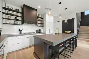 5612 Guava St, Holmes Beach, FL 34217 - Photo 7