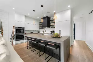 5612 Guava St, Holmes Beach, FL 34217 - Photo 5