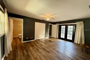 2126 Craft Ln, Sarasota, FL 34239 - Photo 15