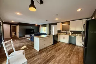 2126 Craft Ln, Sarasota, FL 34239 - Photo 7