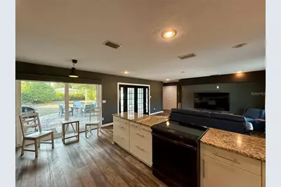 2126 Craft Lane, Sarasota, FL 34239 - Photo 5