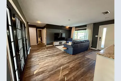 2126 Craft Lane, Sarasota, FL 34239 - Photo 9