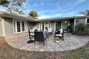 2126 Craft Ln, Sarasota, FL 34239 - Photo 19
