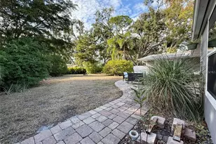 2126 Craft Ln, Sarasota, FL 34239 - Photo 21