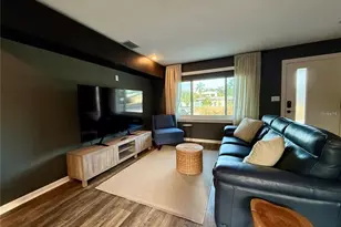 2126 Craft Ln, Sarasota, FL 34239 - Photo 3