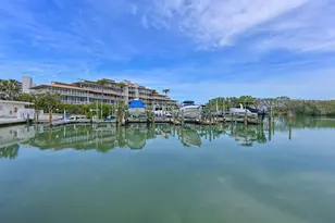 100 Sands Point Rd, Longboat Key, FL 34228 - Photo 33