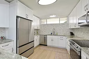 100 Sands Point Rd, Longboat Key, FL 34228 - Photo 13