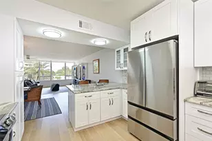 100 Sands Point Rd, Longboat Key, FL 34228 - Photo 17