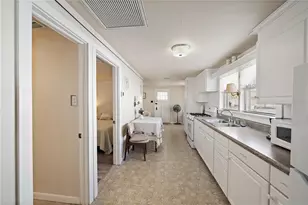 1369 Kruppa Ave, Sarasota, FL 34239 - Photo 9