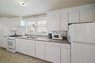 1369 Kruppa Ave, Sarasota, FL 34239 - Photo 7