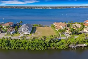 4111 Hawk Island Dr, Bradenton, FL 34208 - Photo 1