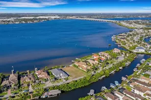 4111 Hawk Island Dr, Bradenton, FL 34208 - Photo 3