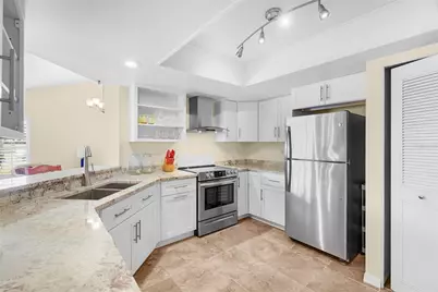 4096 Center Pointe Place #20B, Sarasota, FL 34233 - Photo 7