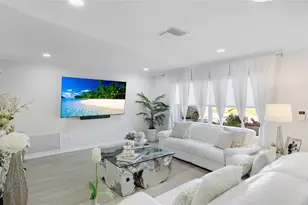 6726 S Lockwood Ridge Rd, Sarasota, FL 34231 - Photo 9