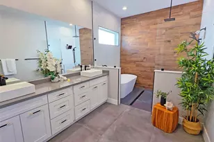 2475 Bay St, Sarasota, FL 34237 - Photo 25