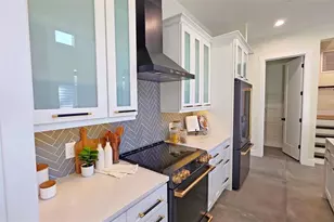 2475 Bay St, Sarasota, FL 34237 - Photo 15