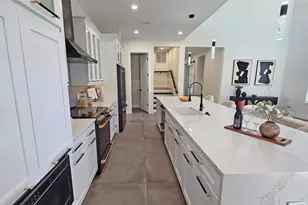 2475 Bay St, Sarasota, FL 34237 - Photo 21