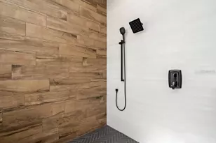 2475 Bay St, Sarasota, FL 34237 - Photo 29