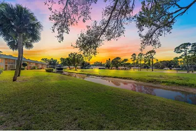 7860 Palm Aire Lane #104, Sarasota, FL 34243 - Photo 3