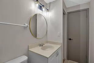 3212 Ramblewood Dr N, Sarasota, FL 34237 - Photo 31