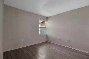 3212 Ramblewood Dr N, Sarasota, FL 34237 - Photo 27