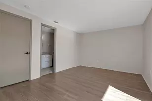 3212 Ramblewood Dr N, Sarasota, FL 34237 - Photo 19