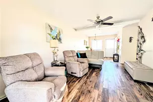 2328 Canal Dr, Bradenton, FL 34207 - Photo 7