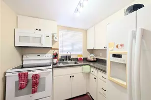 2328 Canal Dr, Bradenton, FL 34207 - Photo 3