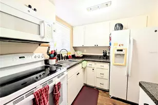 2328 Canal Dr, Bradenton, FL 34207 - Photo 5