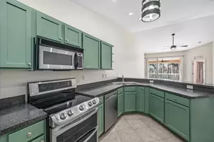 1717 Hammocks Ave, Lutz, FL 33549 - Photo 9