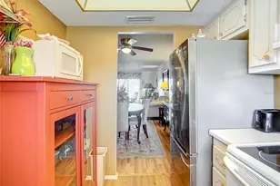 3785 Lake Bayshore Dr, Bradenton, FL 34205 - Photo 13