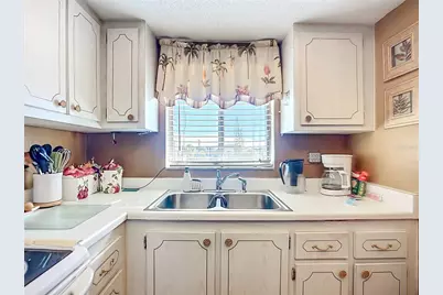 3785 Lake Bayshore Drive #H-405, Bradenton, FL 34205 - Photo 9