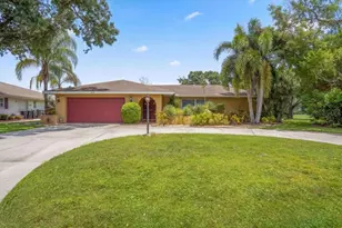 5409 Palm Aire Dr, Sarasota, FL 34243 - Photo 1