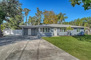 209 Briggs Ct, Sarasota, FL 34237 - Photo 1