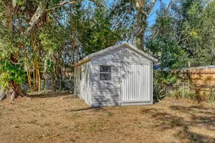 209 Briggs Ct, Sarasota, FL 34237 - Photo 33