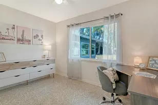 209 Briggs Ct, Sarasota, FL 34237 - Photo 25