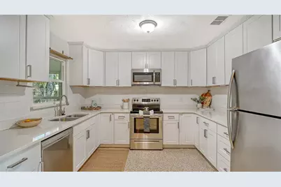 209 Briggs Court, Sarasota, FL 34237 - Photo 11